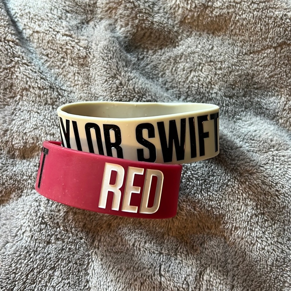 Taylor Swift Red Bracelets Set Red Tour VIP Rubber Thick Swiftie